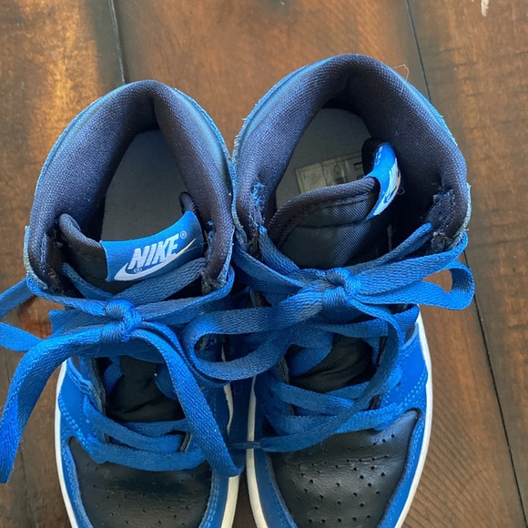 Nearly New High Top OG Retro Air Jordans - Picture 6 of 15